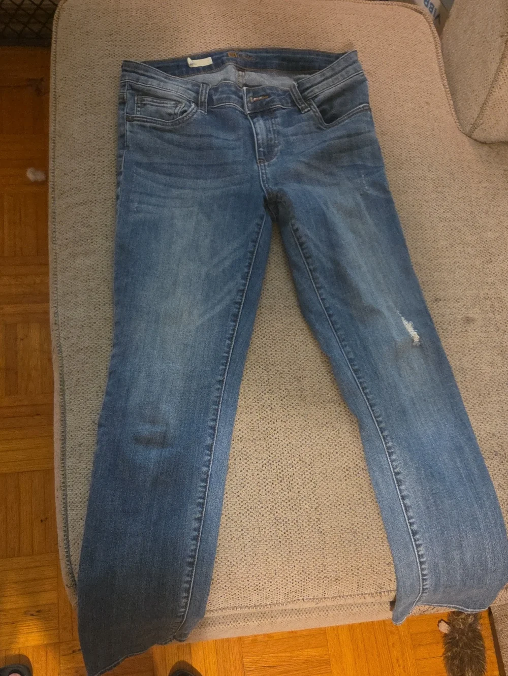 Kut from the Kloth Women's Skinny Jeans in Medium Blue Wash
